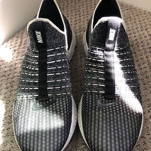 Nike and Vince bundle! Both in great condition with lots of life left!